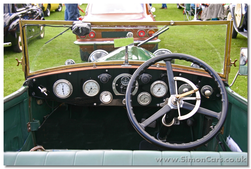 AC Royal inside