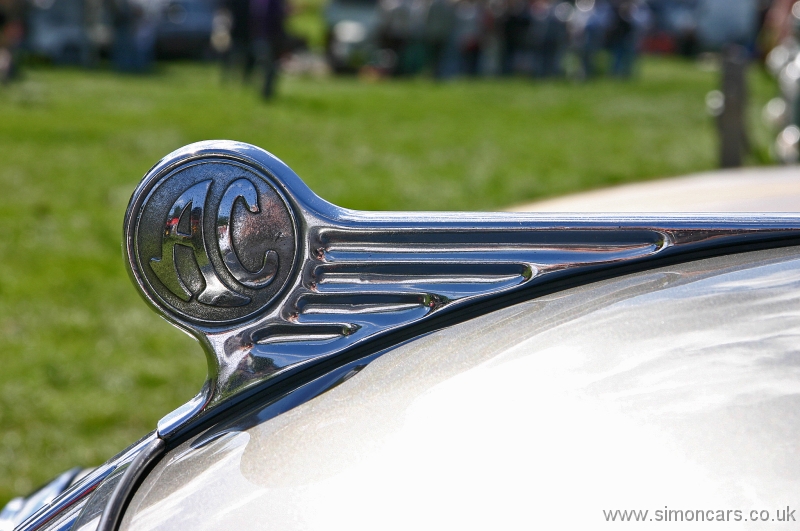 ab_AC 2-litre ornament
