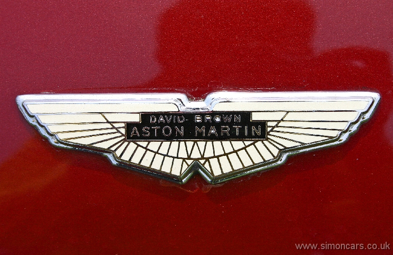 a_Aston Martin 1965 badgeb