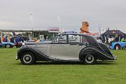 s Bentley MkVI 1950 FW Saloon side