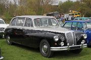 Daimler DR450 Limousine front