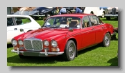 Daimler Sovereign 28 S1 front