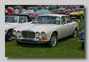 Daimler Sovereign 42 S1 front