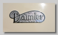 aa_Daimler SP250 Badgew