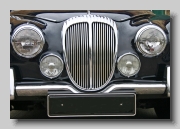 ab_Daimler V8 250 grille