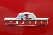 aa Ford 305E Thames 5cwt 1961 Van badge5