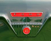 aa Ford 402E 15cwt 1965 Van badge