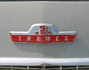 aa Ford Thames 309E 1965 5cwt Van badge