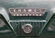 aa Ford Thames Freighter 1959 badge