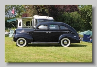 s_Ford Deluxe 1938 Fordor Sedan side