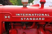 aa International Harvester Standard W9 1942 Tractor badge