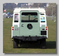 t_Land-Rover Series IIa Station Wagon 109inch tail