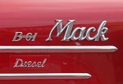 aa Mack B61 1960 badge