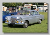 Mercedes-Benz 200  (W110) 1967 front