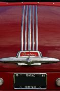 aa Pontiac Chieftain 1951 badgeb