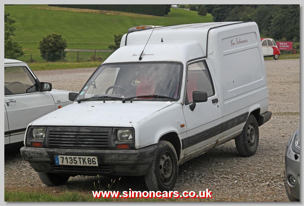 Renault%20Express%20Van%20front.jpg