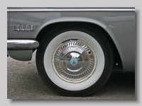 aa_Vauxhall Velox 1960 badge