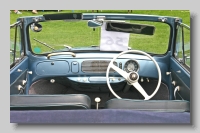 xi_Volkswagen Beetle 1956 Convertible inside