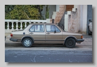 y_Volkswagen Jetta GL side