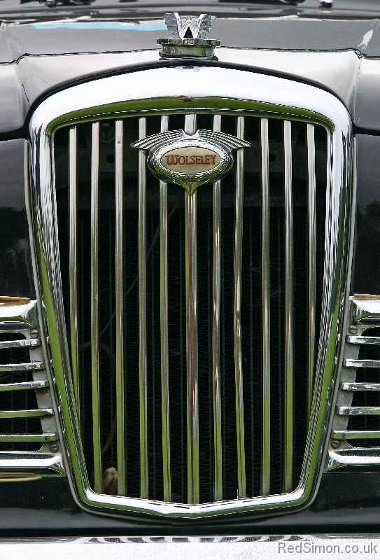 a_Wolseley 1500 MkIII grille